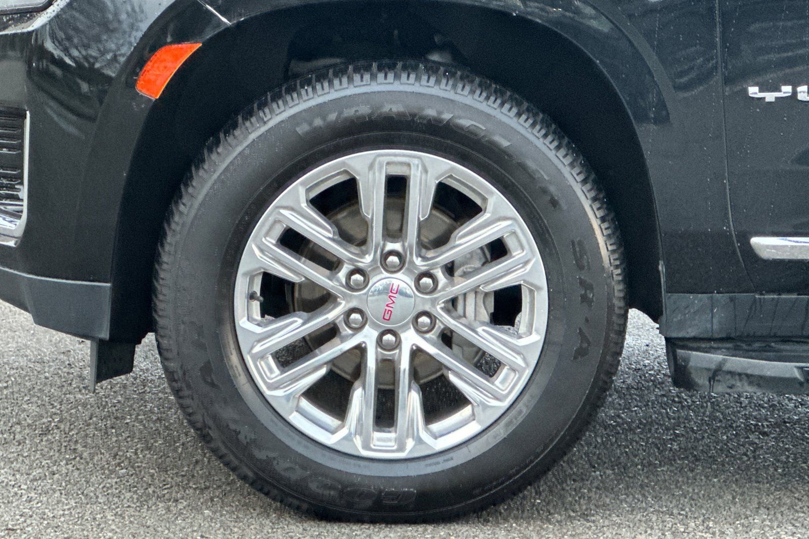 Used 2023 GMC Yukon SLT image 33