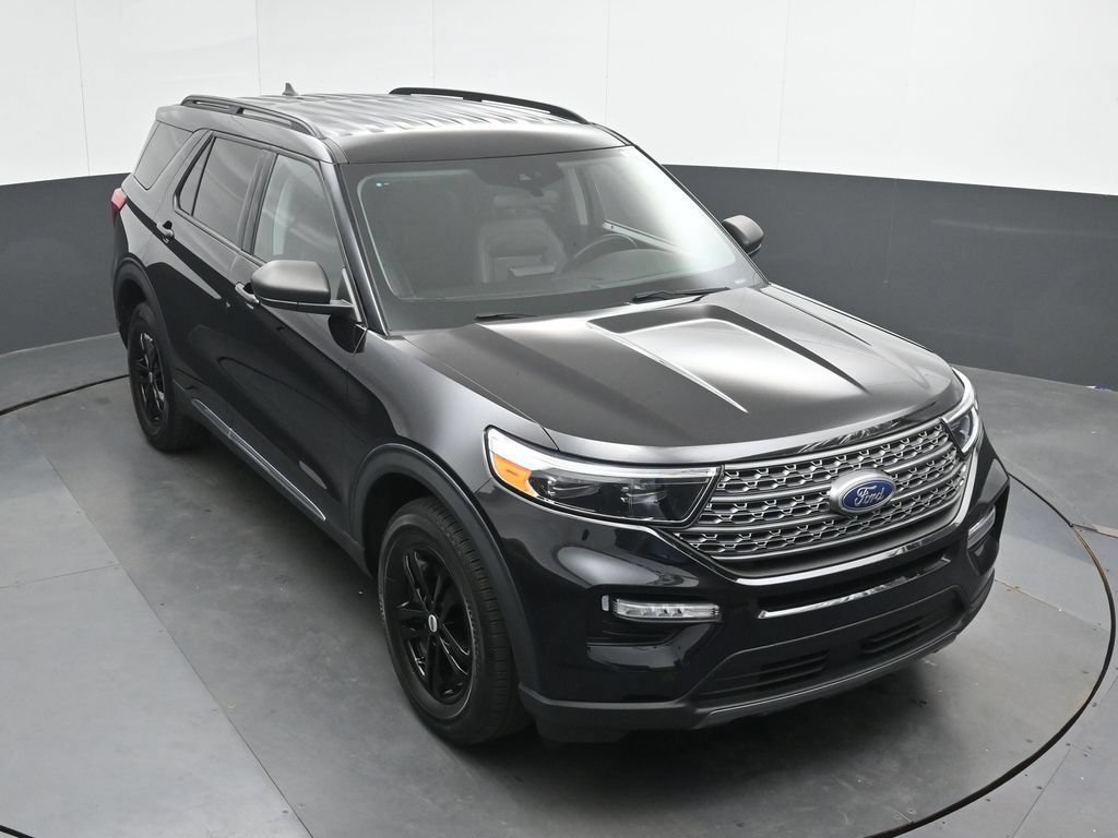 Used 2023 Ford Explorer XLT w/ Equipment Group 202A AWD/4WD image 33