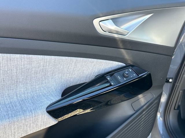 New 2026 Volkswagen ID.4 Pro image 9