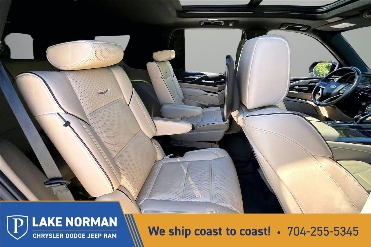 Used 2021 Cadillac Escalade Premium Luxury w/ LPO, Illumination Package AWD/4WD image 25