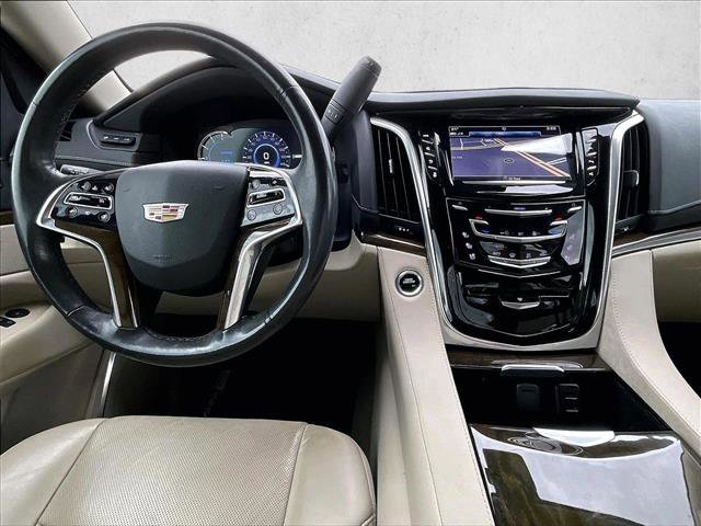 Used 2020 Cadillac Escalade Luxury AWD/4WD image 16