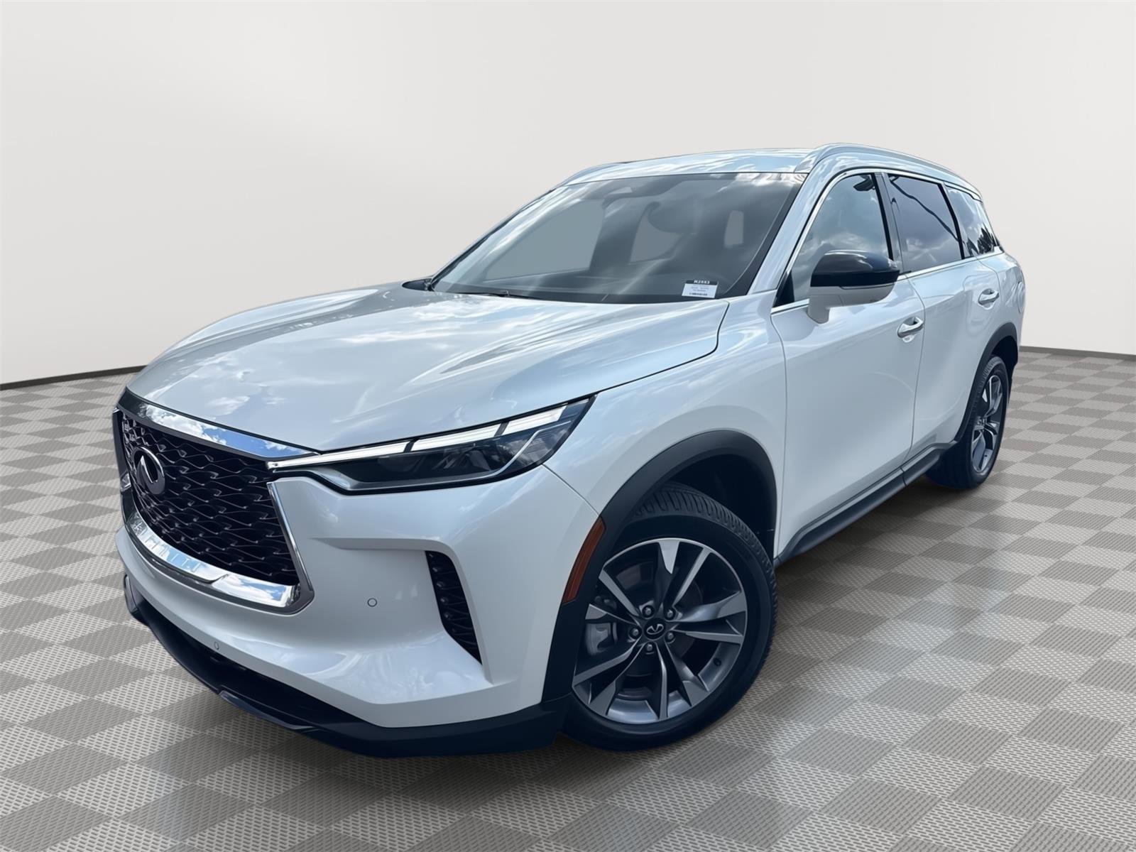 Used 2023 INFINITI QX60 Luxe w/ Cargo Package image 2