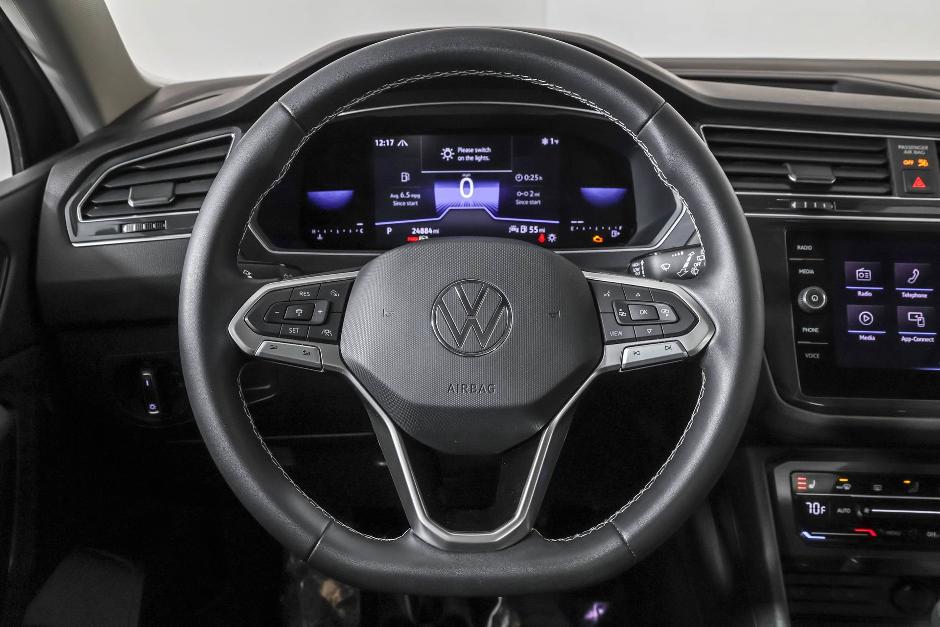Used 2022 Volkswagen Tiguan SE image 27