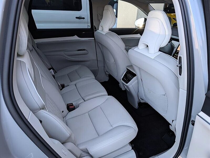 Used 2025 Volvo EX90 Ultra AWD/4WD image 30