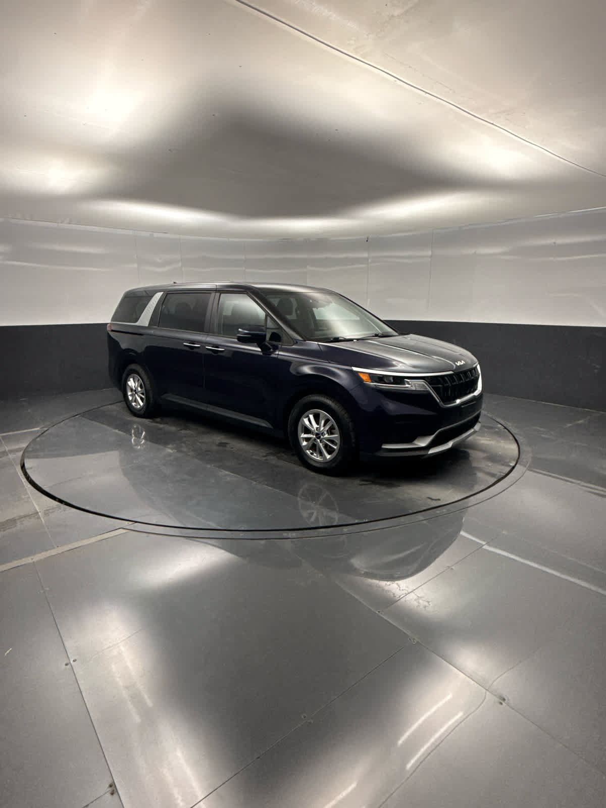 Used 2022 Kia Carnival LX FWD image 7