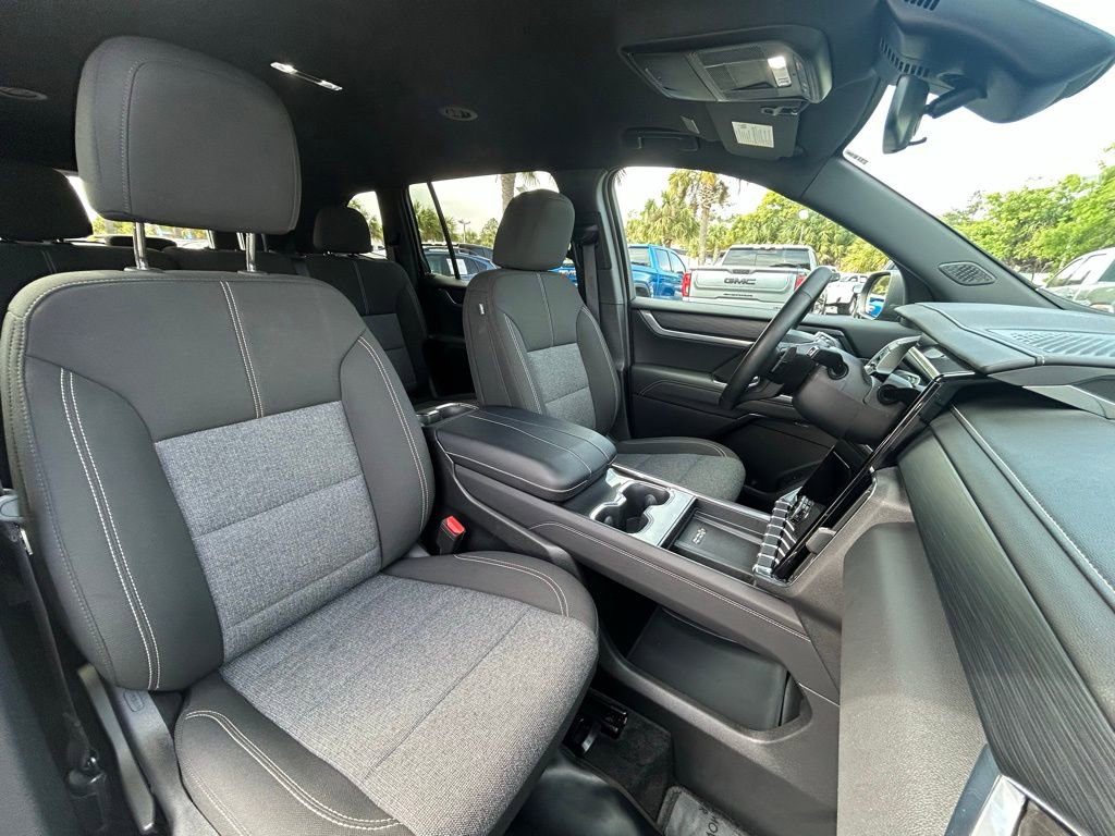 Used 2025 GMC Acadia Elevation image 27