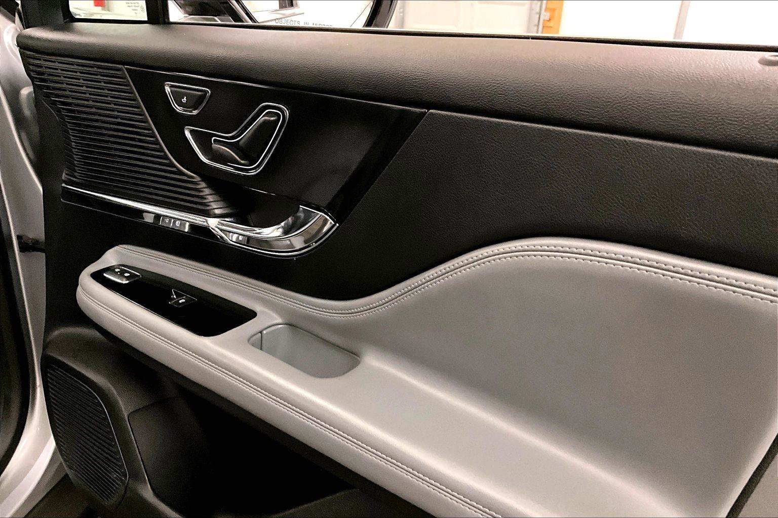 Used 2021 Lincoln Corsair AWD w/ Equipment Group 101A image 23