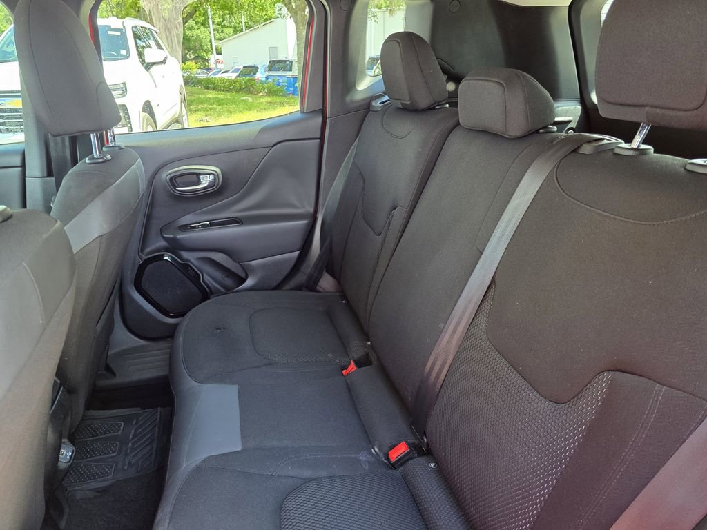 Used 2019 Jeep Renegade Altitude w/ Quick Order Package 2XM FWD image 16