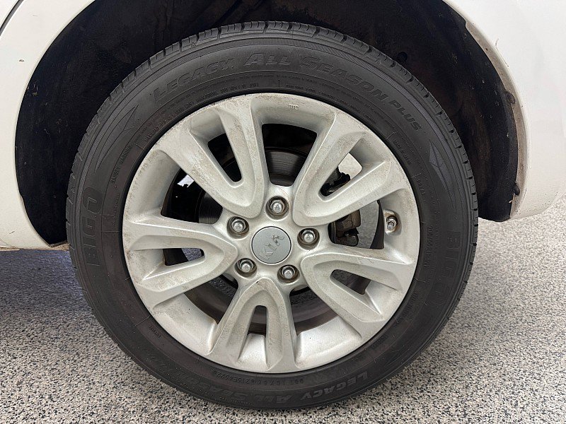 Used 2013 Kia Soul + w/ Audio Pkg FWD image 24