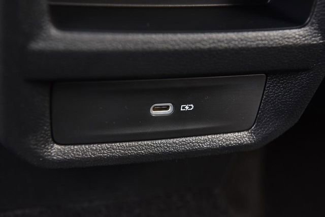 New 2025 Volkswagen Taos SE image 25