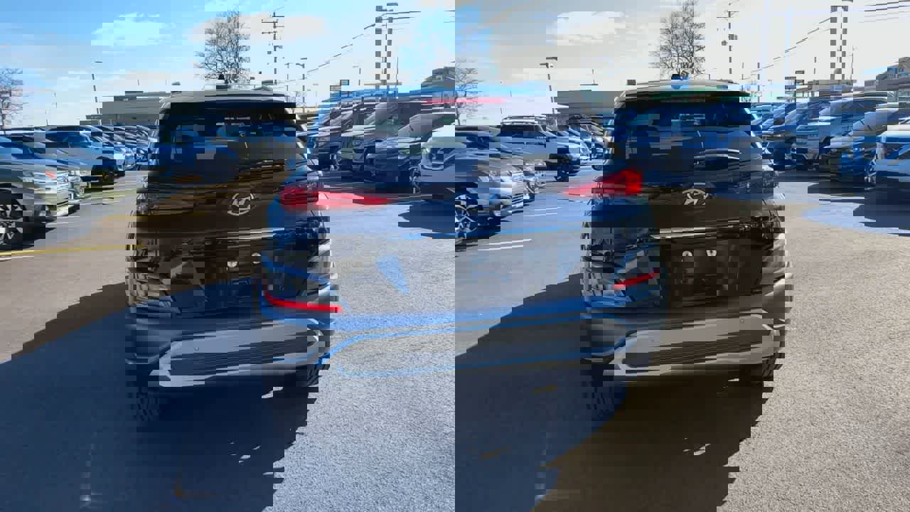 Used 2023 Hyundai Kona Limited w/ Cargo Package image 7