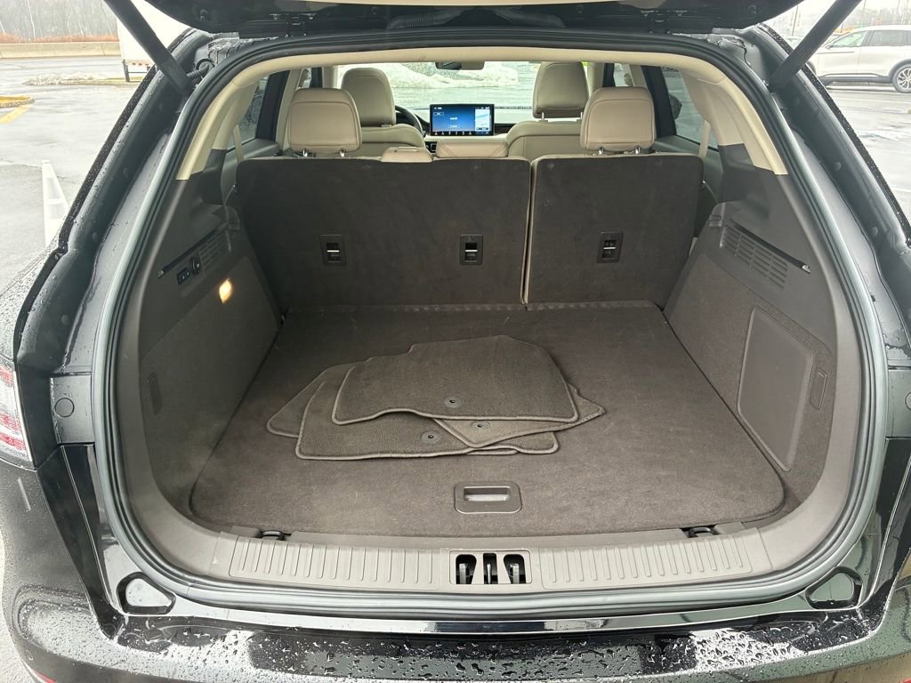 Certified 2023 Lincoln Nautilus Reserve image 5