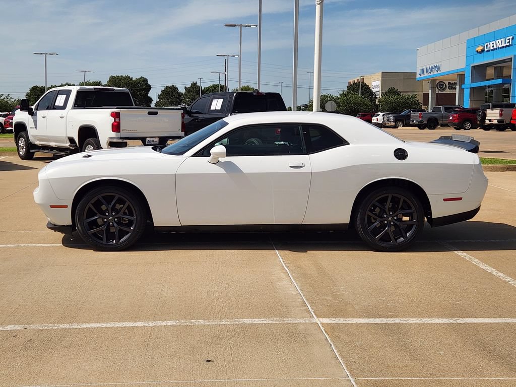 Used 2023 Dodge Challenger SXT w/ Blacktop Package RWD image 4