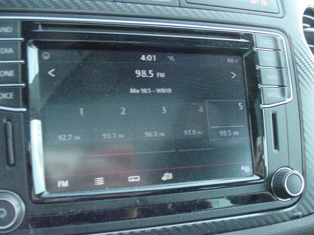 Used 2017 Volkswagen Tiguan Sport image 14