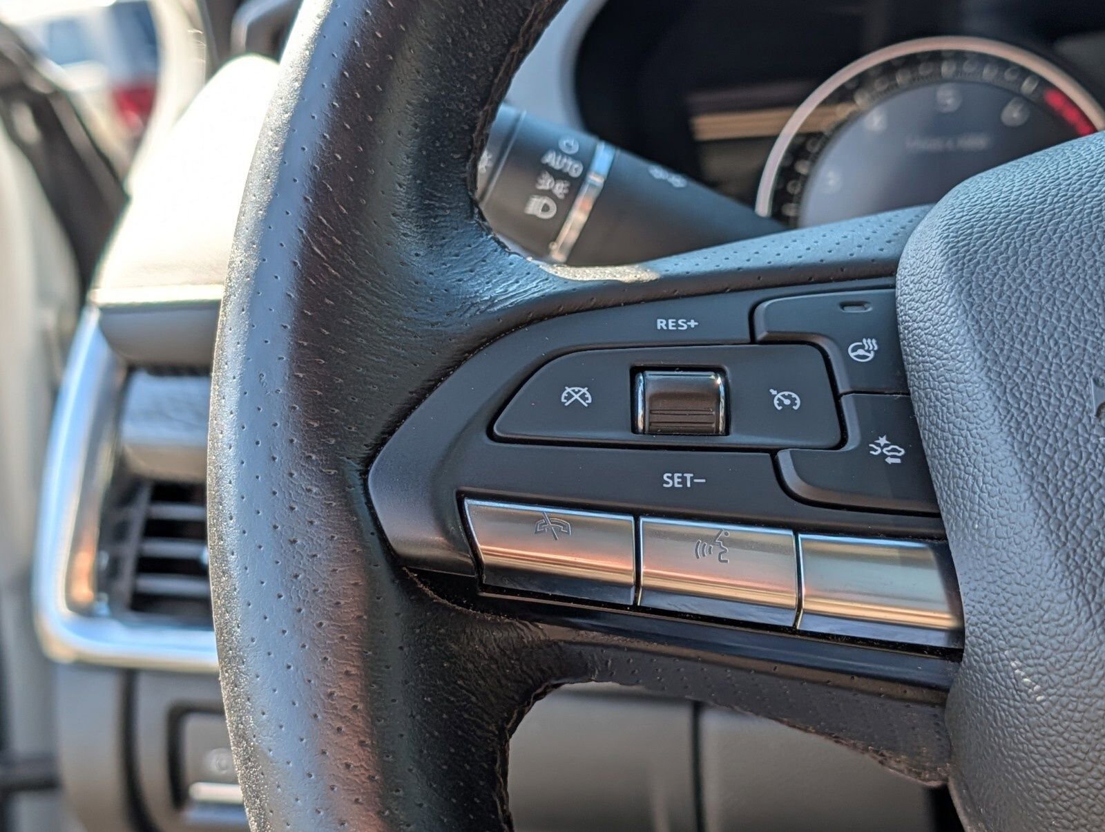 Used 2023 Cadillac XT4 Sport w/ LPO, Onyx Lite Package image 37