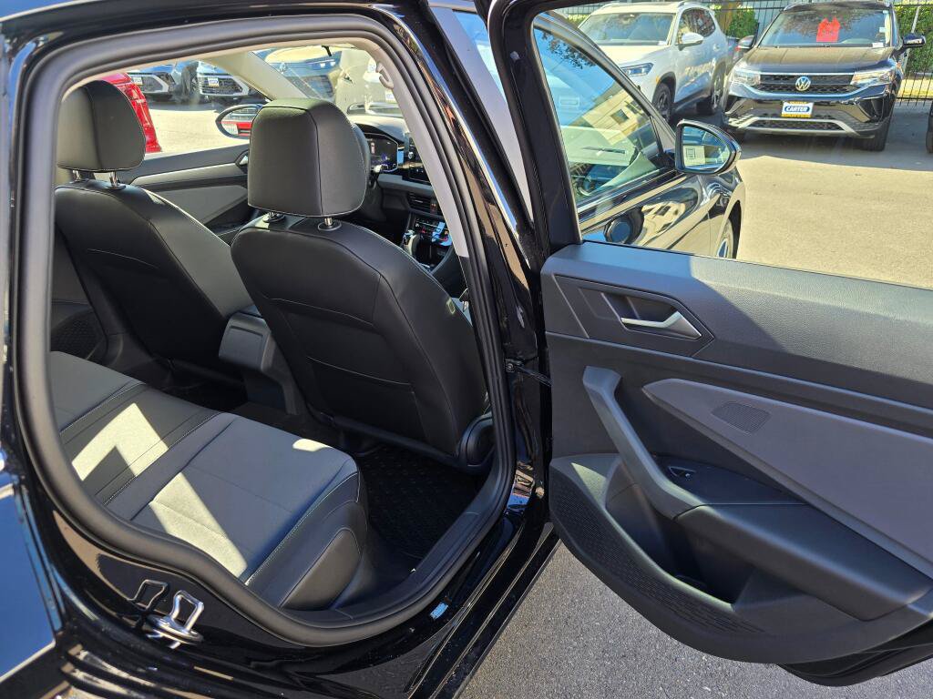 New 2027 Volkswagen Jetta SE FWD image 13