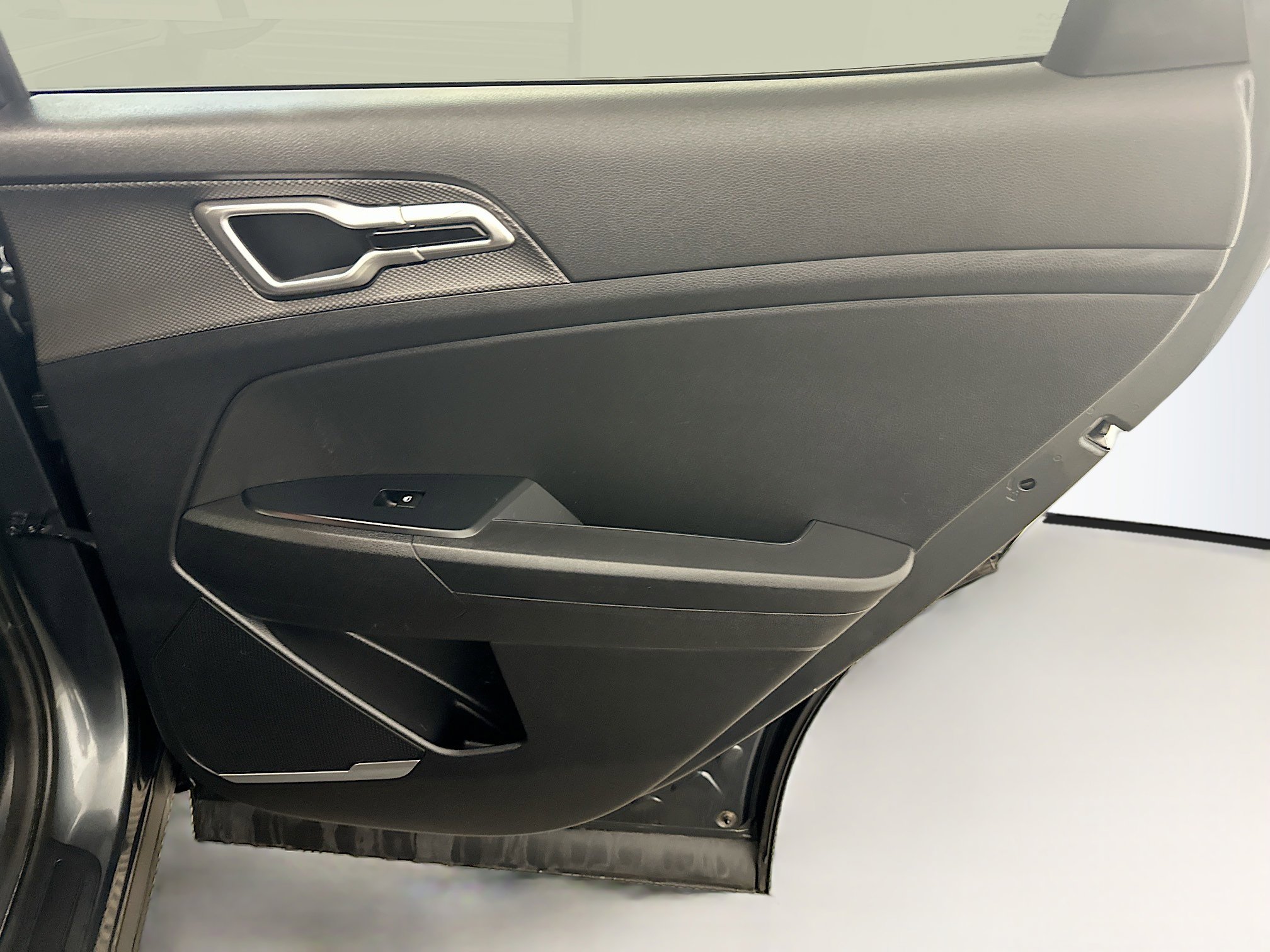 Used 2025 Kia Sportage LX image 30