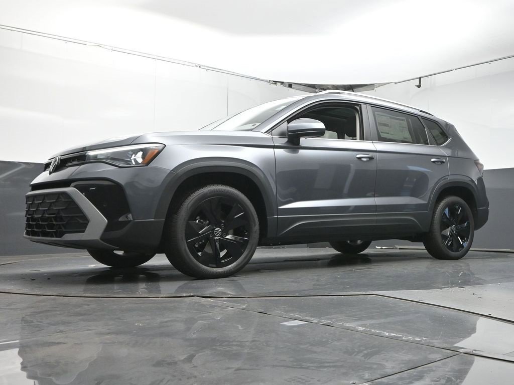 New 2025 Volkswagen Taos SE image 36