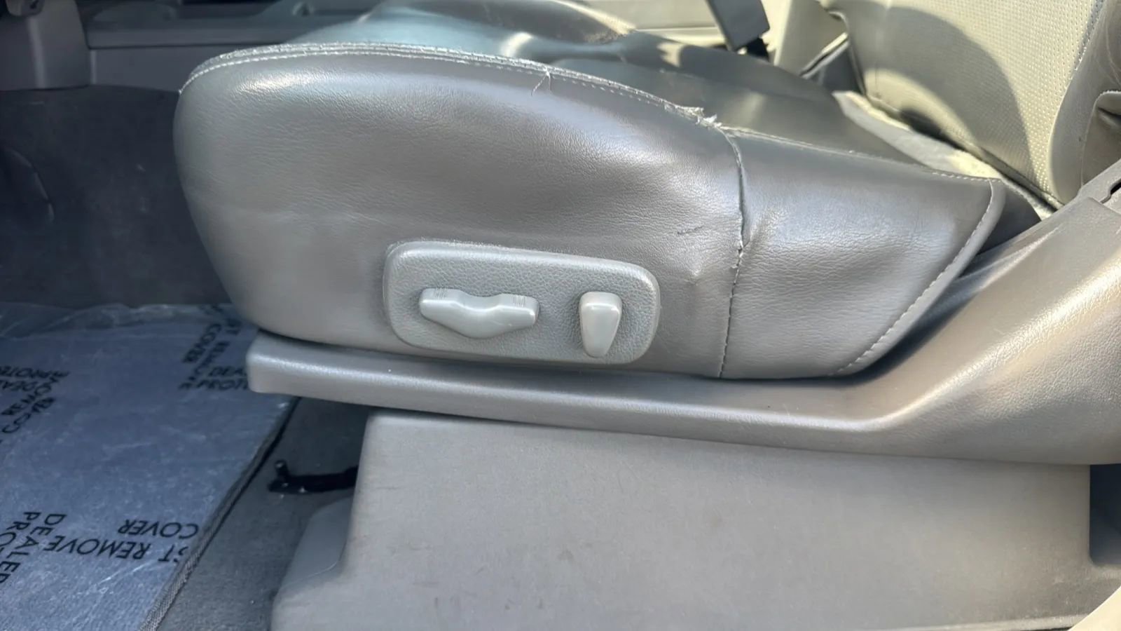Used 2006 Nissan Frontier LE w/ (X01) Leather Pkg AWD/4WD image 16