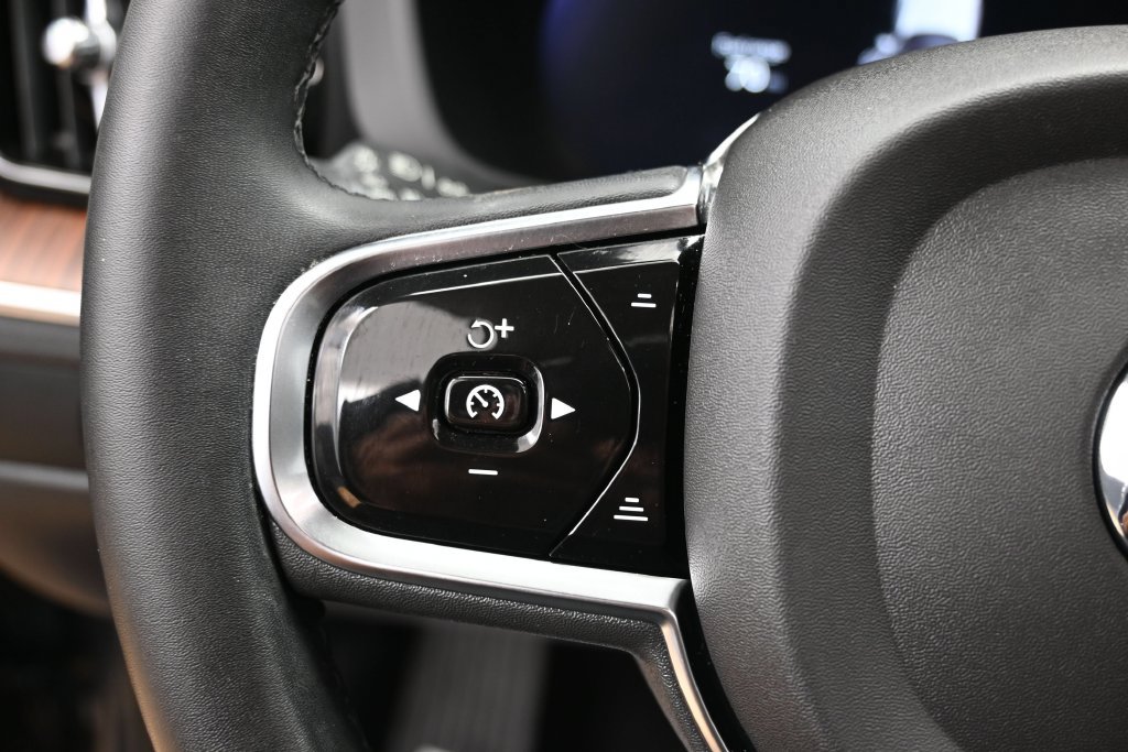 Used 2024 Volvo XC60 B5 Plus w/ Protection Package Premier AWD/4WD image 19
