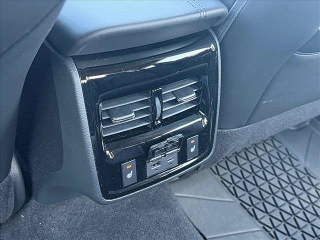 Used 2022 Toyota Avalon Limited w/ Advanced Safety Package FWD image 19