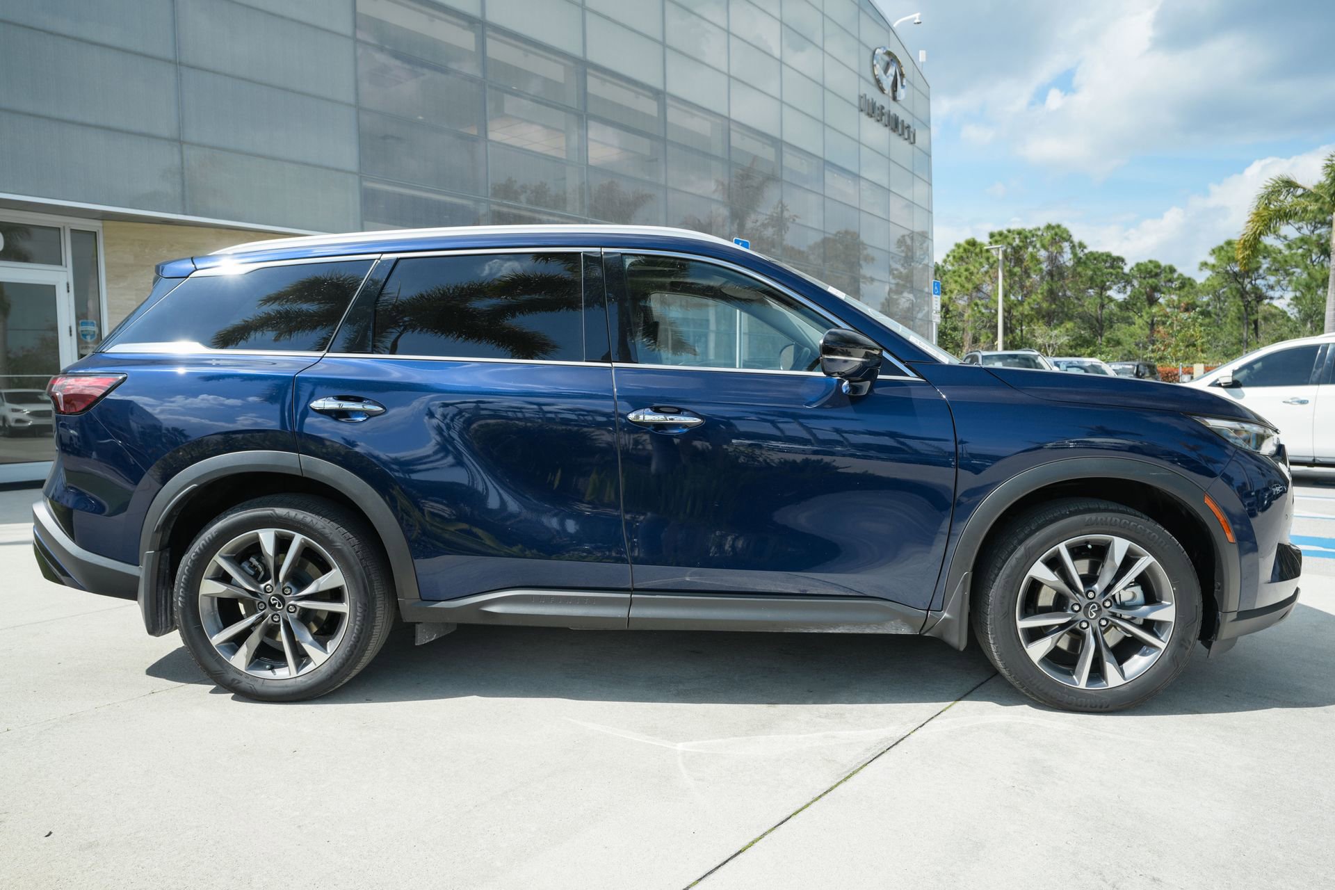 Used 2023 INFINITI QX60 Luxe w/ Vision Package image 10