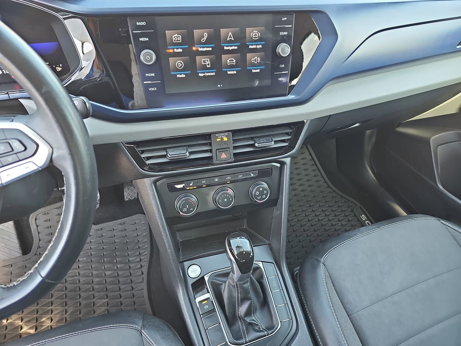 Used 2022 Volkswagen Taos SE image 21