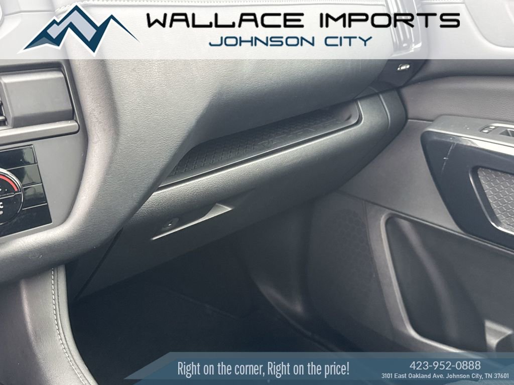 Used 2024 Nissan Pathfinder S image 19