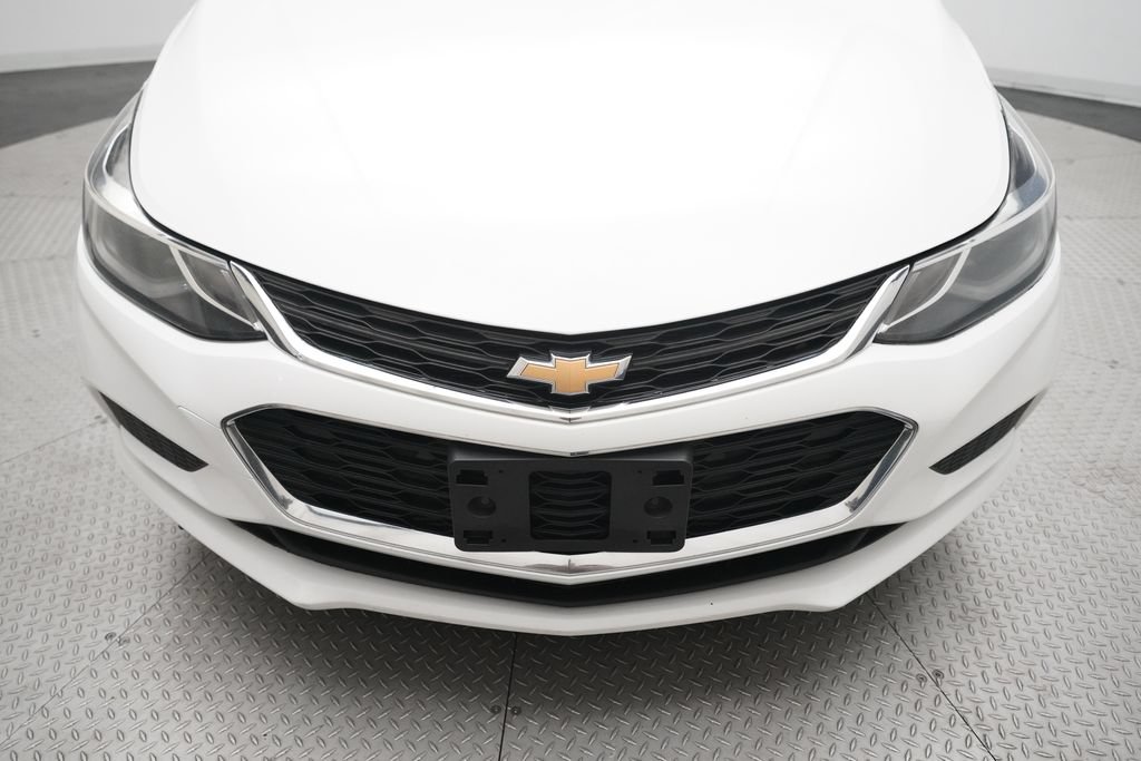 Used 2017 Chevrolet Cruze LT w/ Convenience Package FWD image 21