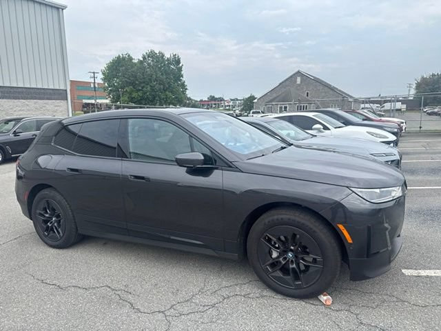 Certified 2024 BMW iX xDrive50 AWD/4WD image 8