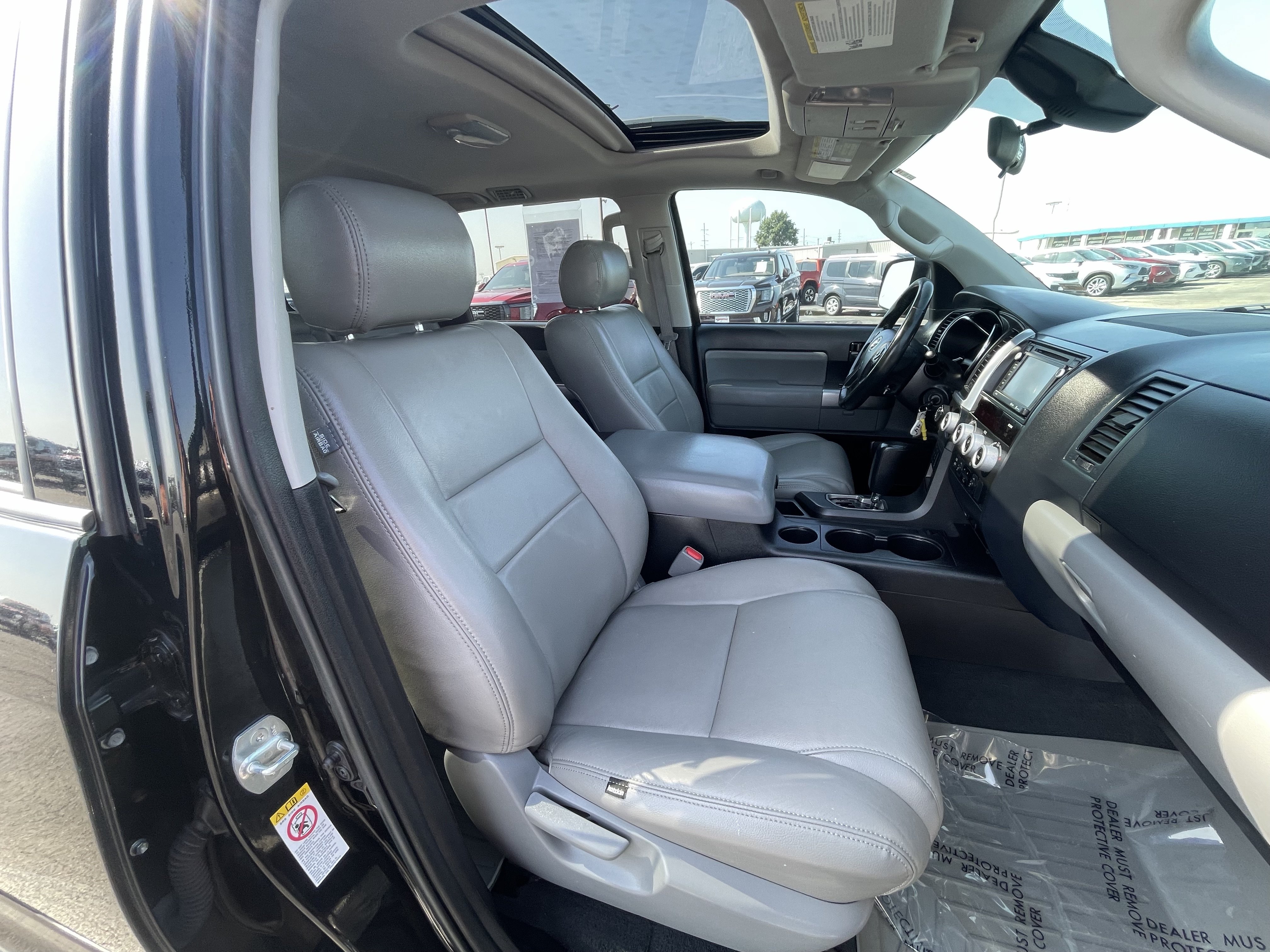 Used 2019 Toyota Sequoia SR5 AWD/4WD image 14