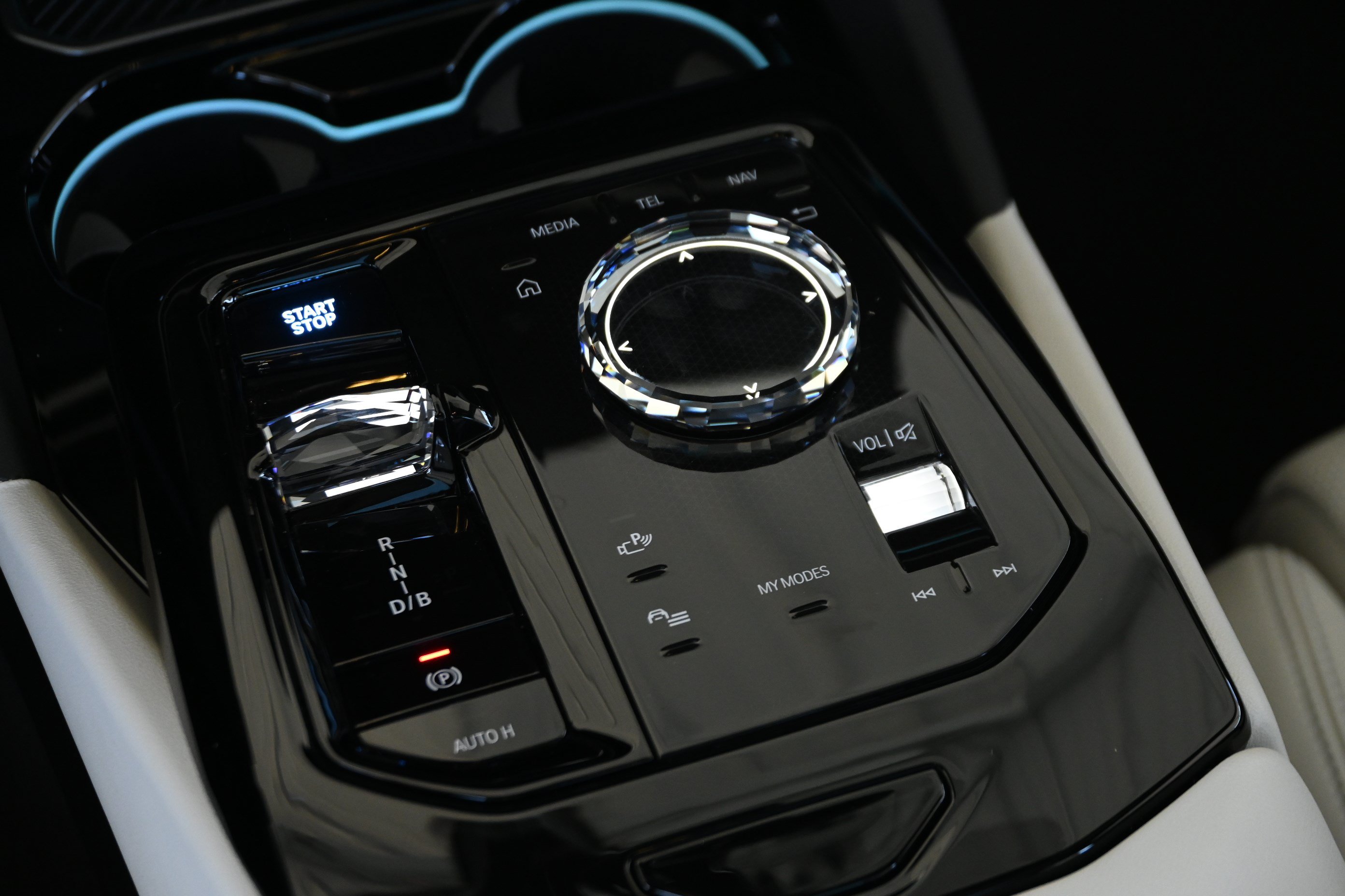 Certified 2026 BMW i5 eDrive40 w/ Executive Package RWD image 21