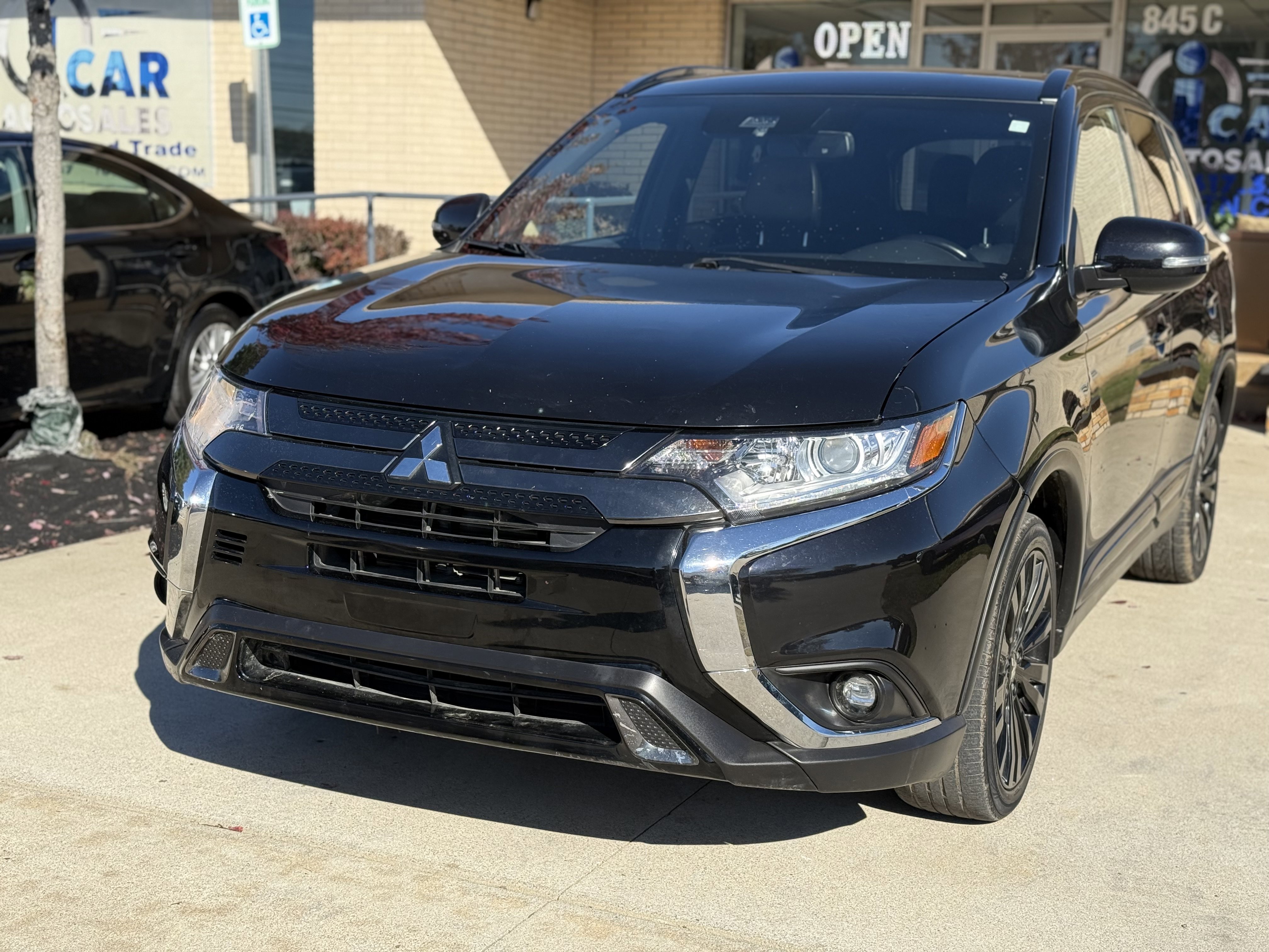 Used 2020 Mitsubishi Outlander LE