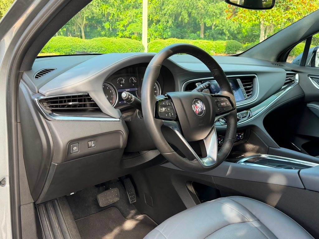 Used 2023 Buick Enclave Essence FWD image 23