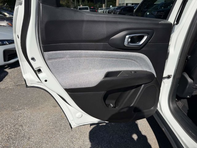 Certified 2023 Jeep Compass Latitude AWD/4WD image 19