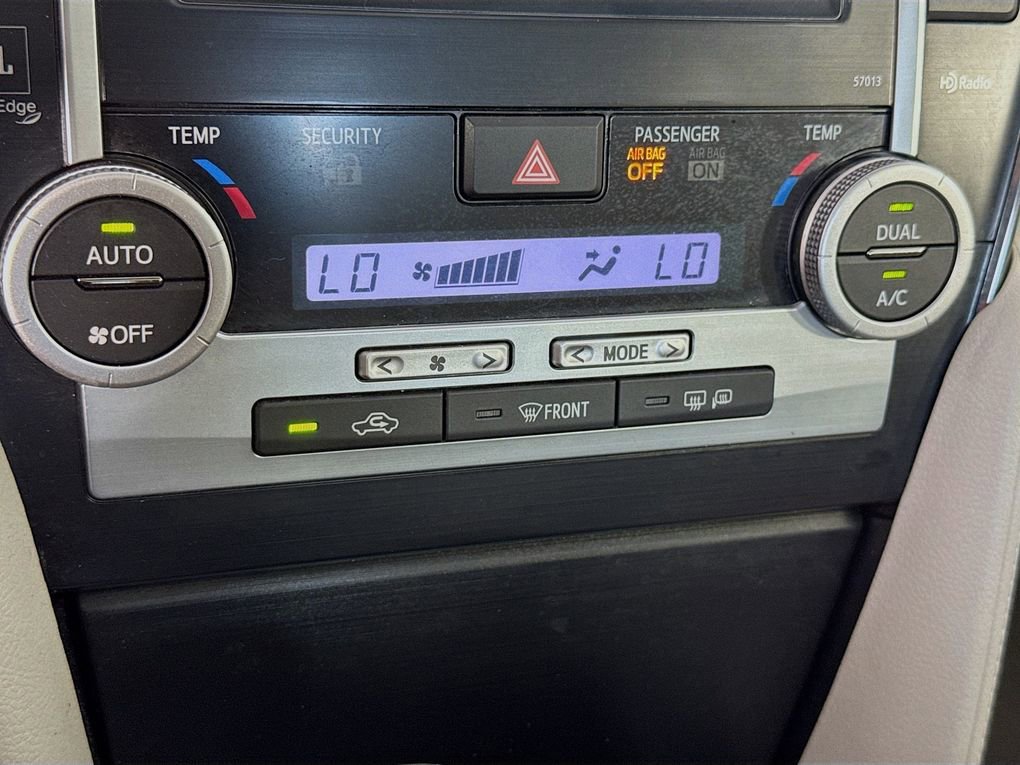 Used 2012 Toyota Camry XLE w/ Leather Pkg image 21