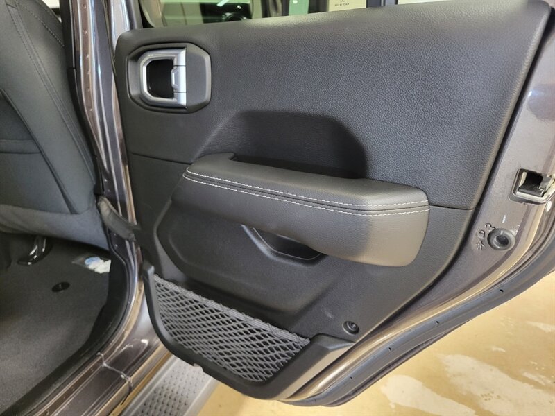 Used 2022 Jeep Wrangler Unlimited Sahara w/ Cold Weather Group AWD/4WD image 56