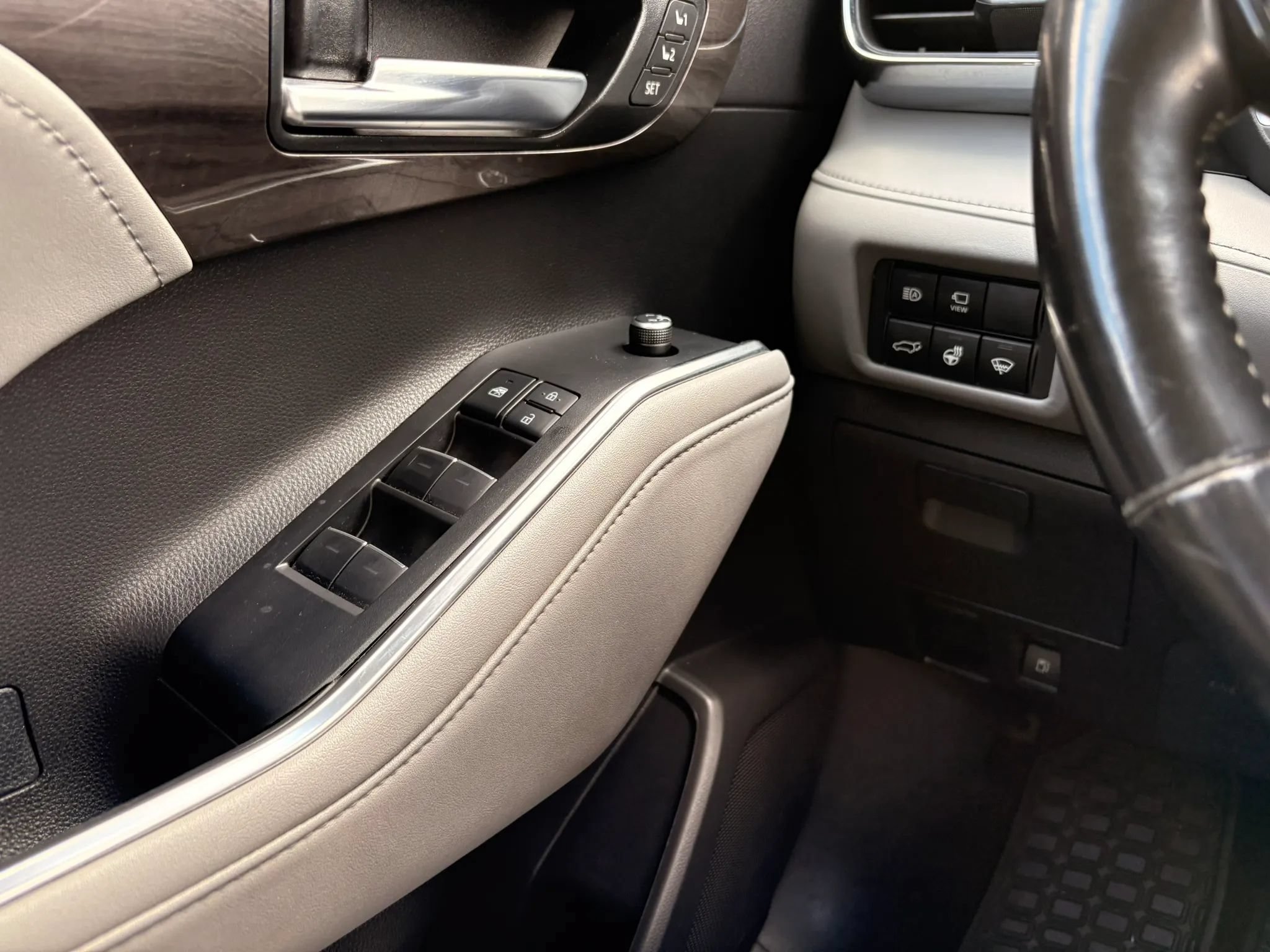 Used 2021 Toyota Highlander Limited AWD/4WD image 26