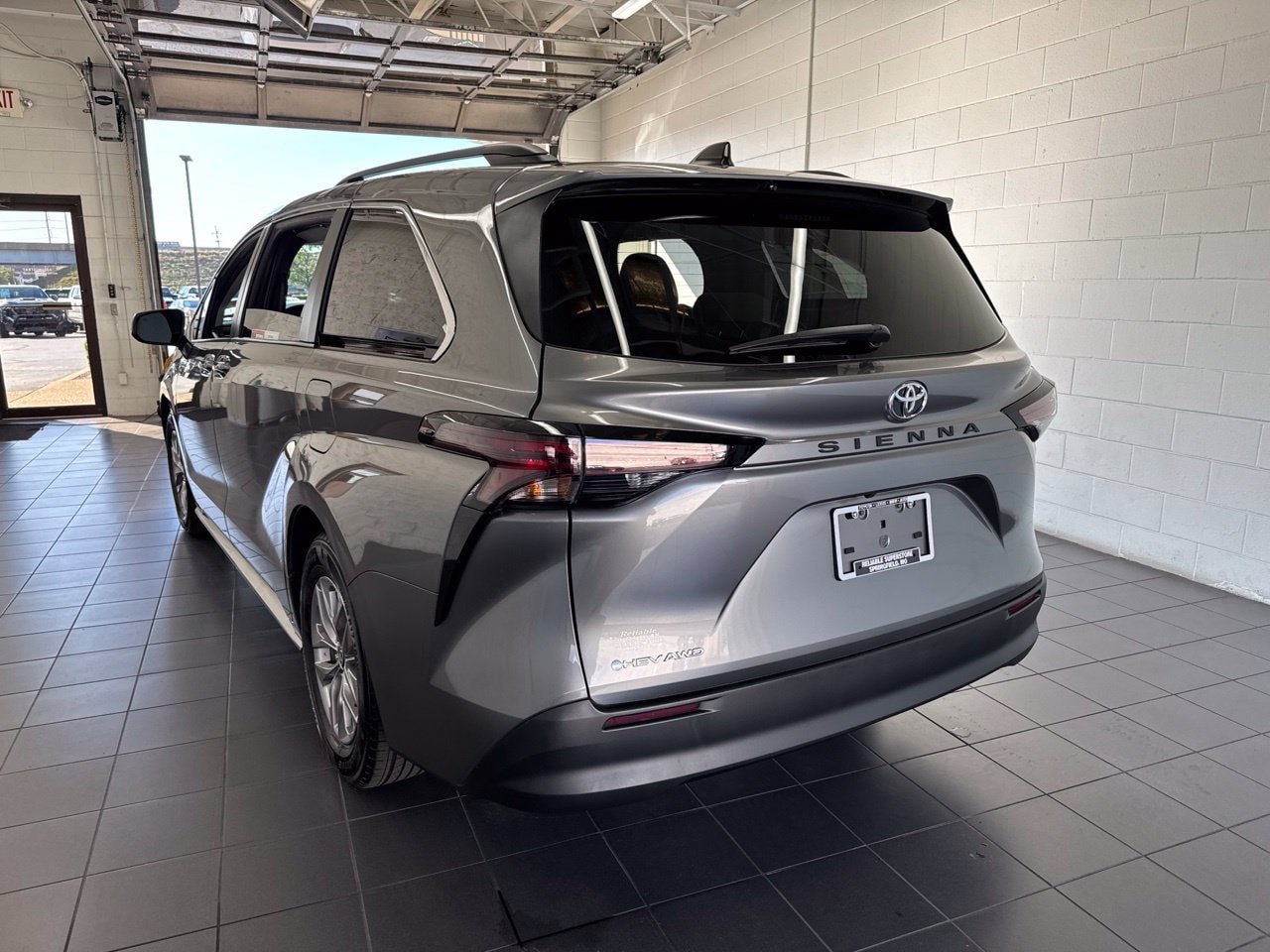 Certified 2026 Toyota Sienna LE AWD/4WD image 6