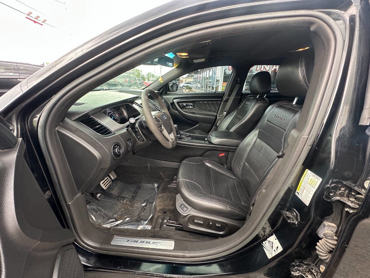 Used 2017 Ford Taurus SHO w/ Sho Performance Package image 11