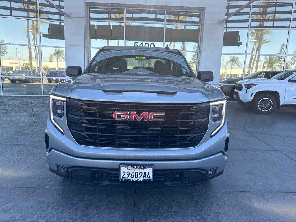 Used 2023 GMC Sierra 1500 Elevation RWD image 2