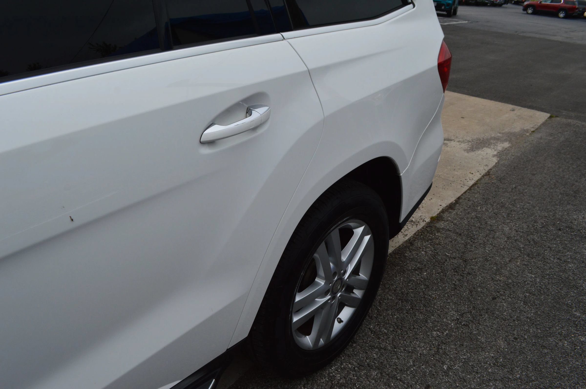 Used 2015 Mercedes-Benz GL 320 BlueTEC 4MATIC image 4