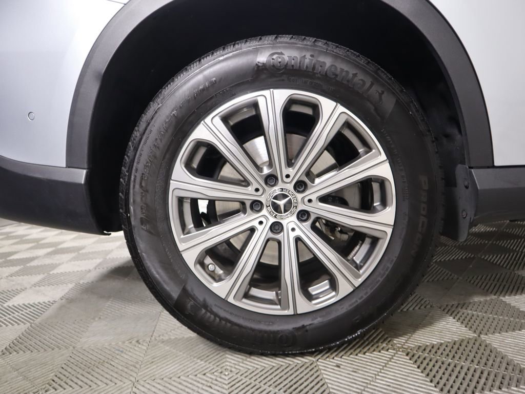 Certified 2025 Mercedes-Benz GLC 300 image 33