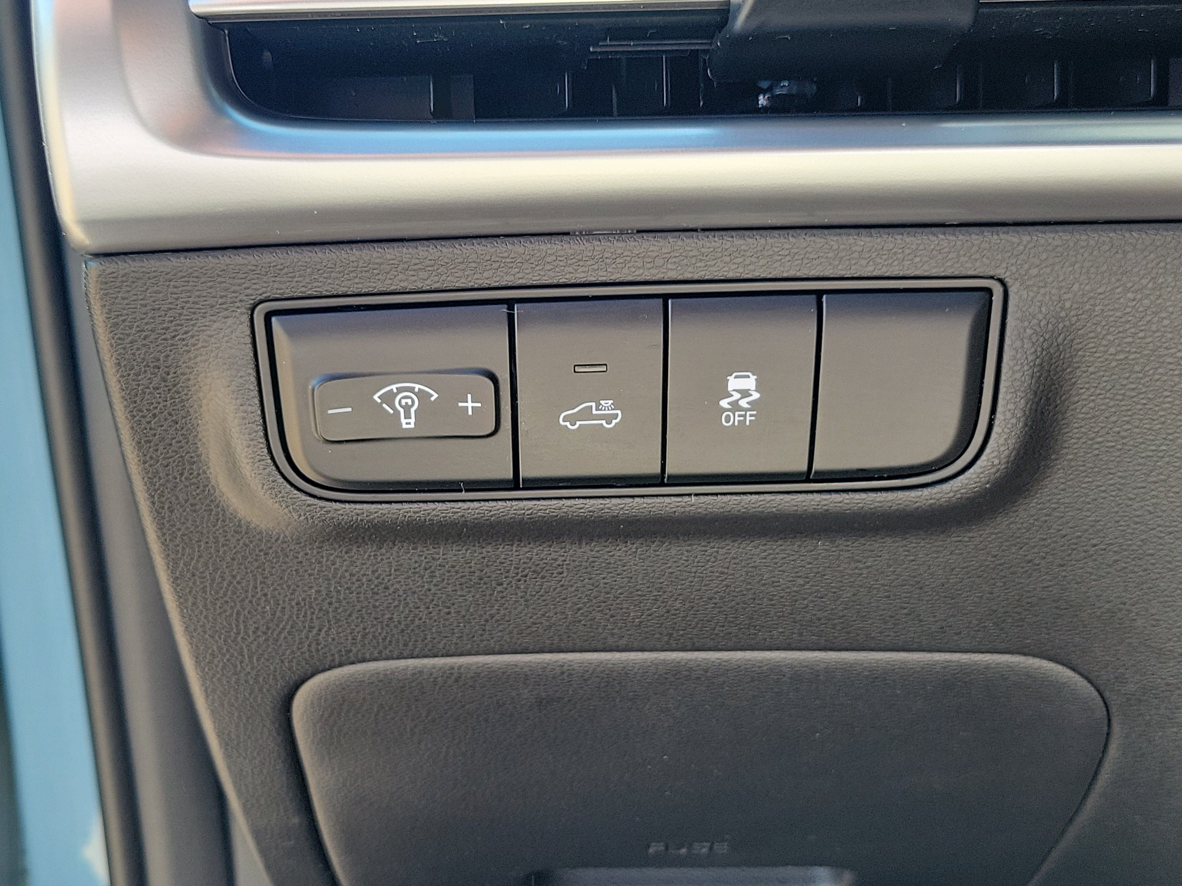 Used 2025 Hyundai Santa Cruz SE AWD/4WD image 19
