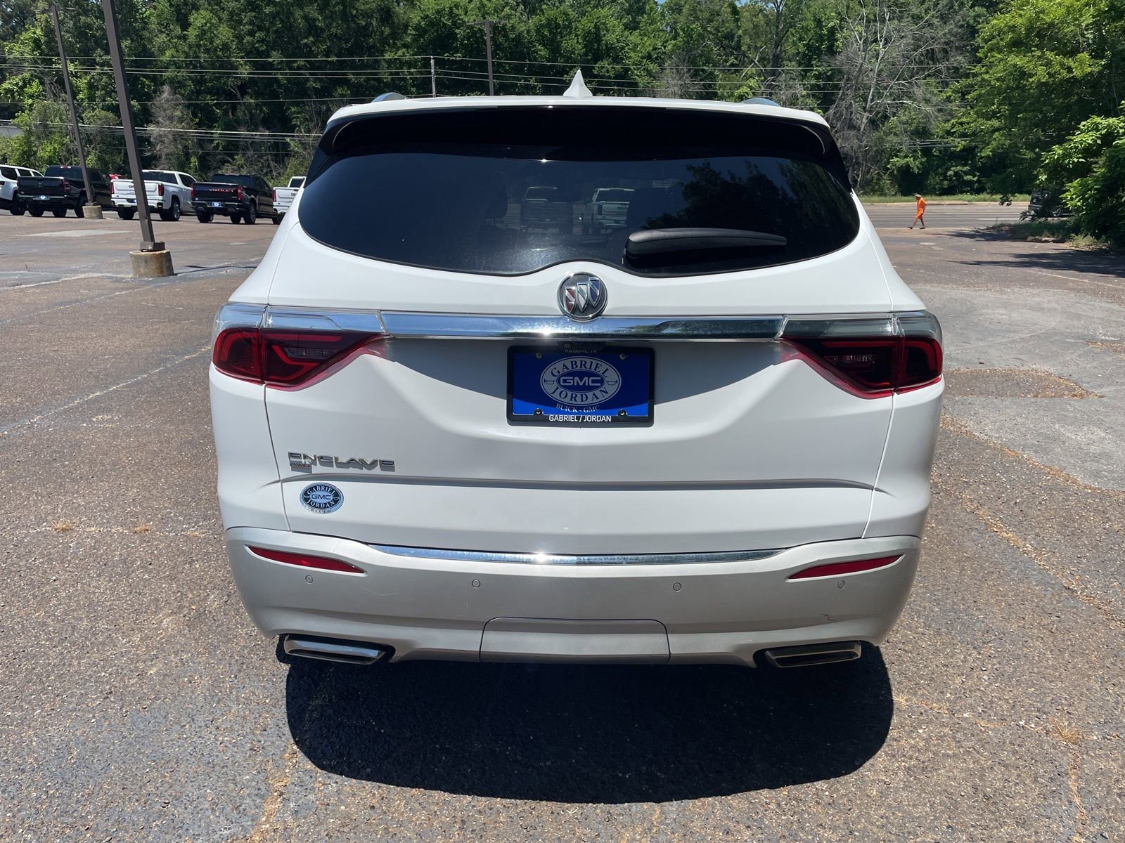 Used 2024 Buick Enclave Premium AWD/4WD image 4