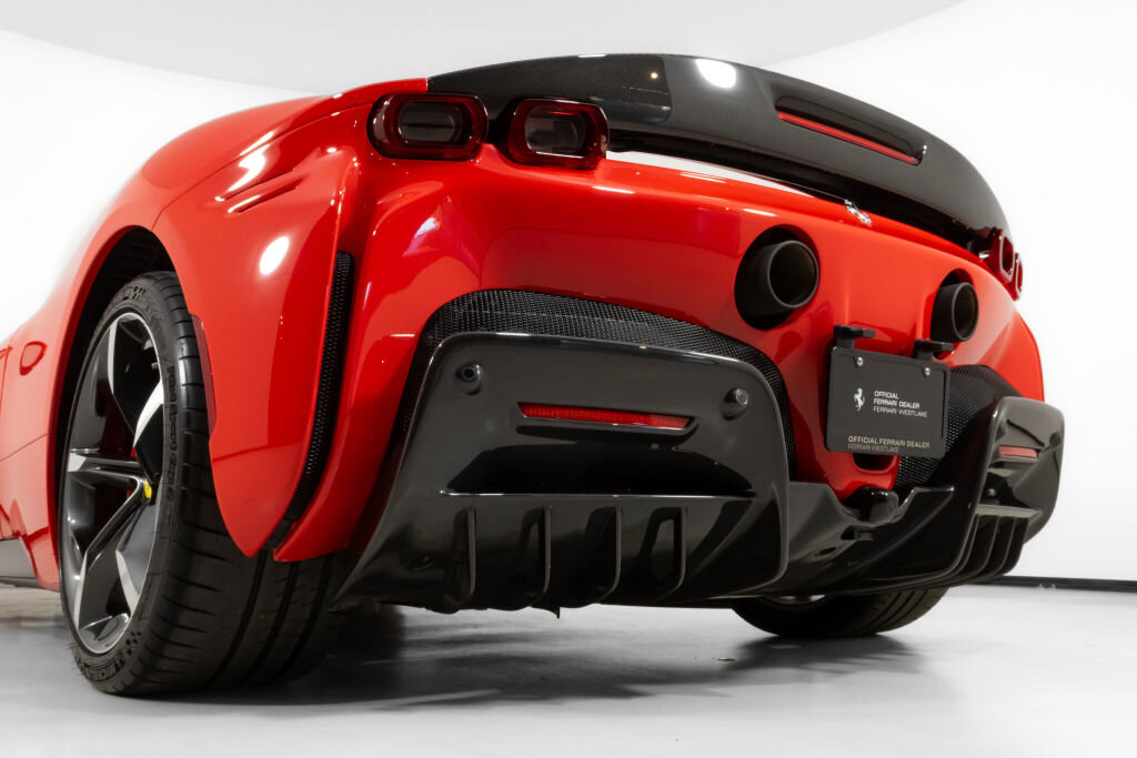 Used 2023 Ferrari SF90 Spider AWD/4WD image 16