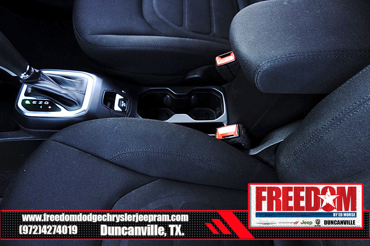 Used 2020 Jeep Renegade Latitude FWD image 35