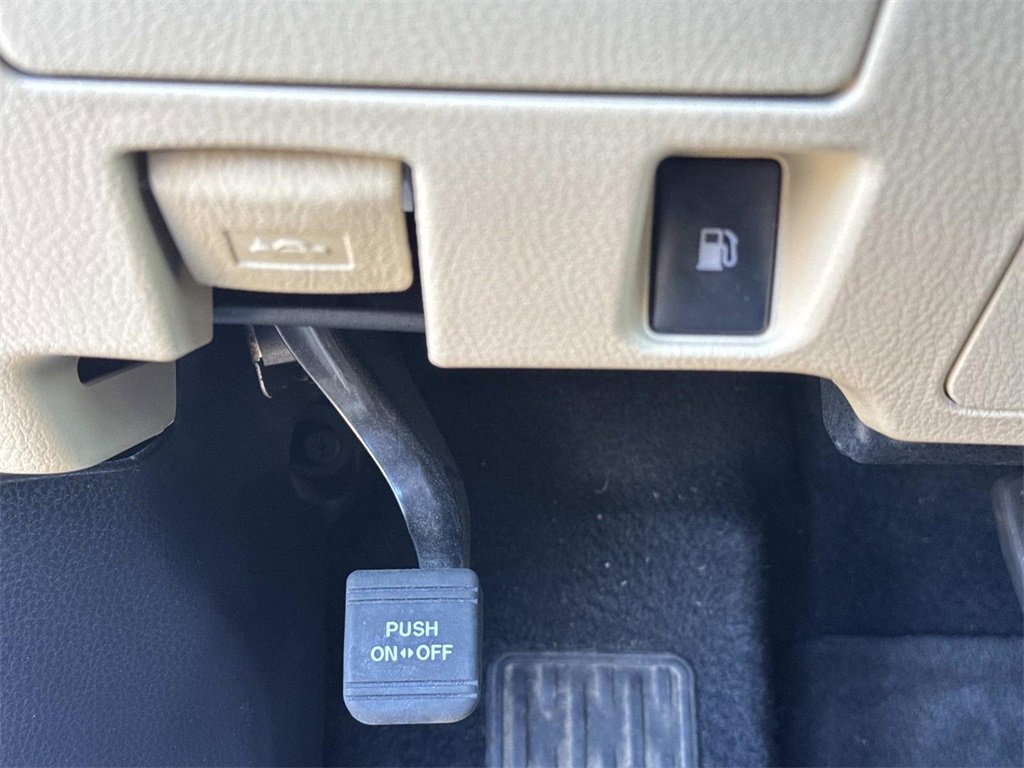 Used 2016 Toyota Highlander XLE image 40