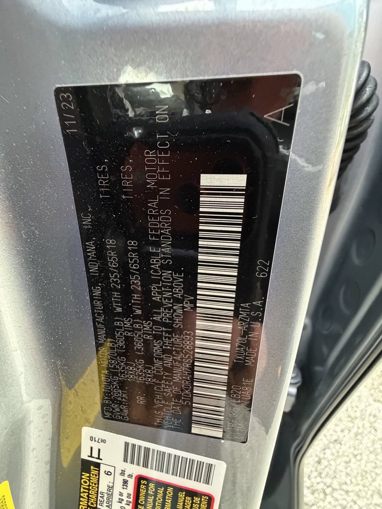 Used 2024 Toyota Highlander XLE FWD image 34