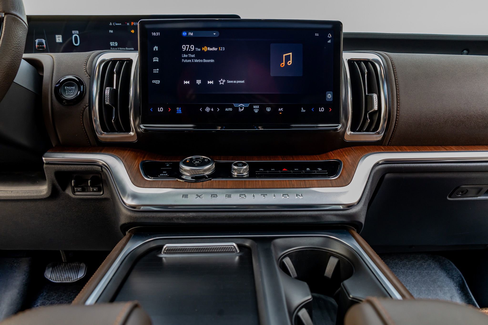 Used 2025 Ford Expedition Max King Ranch image 24